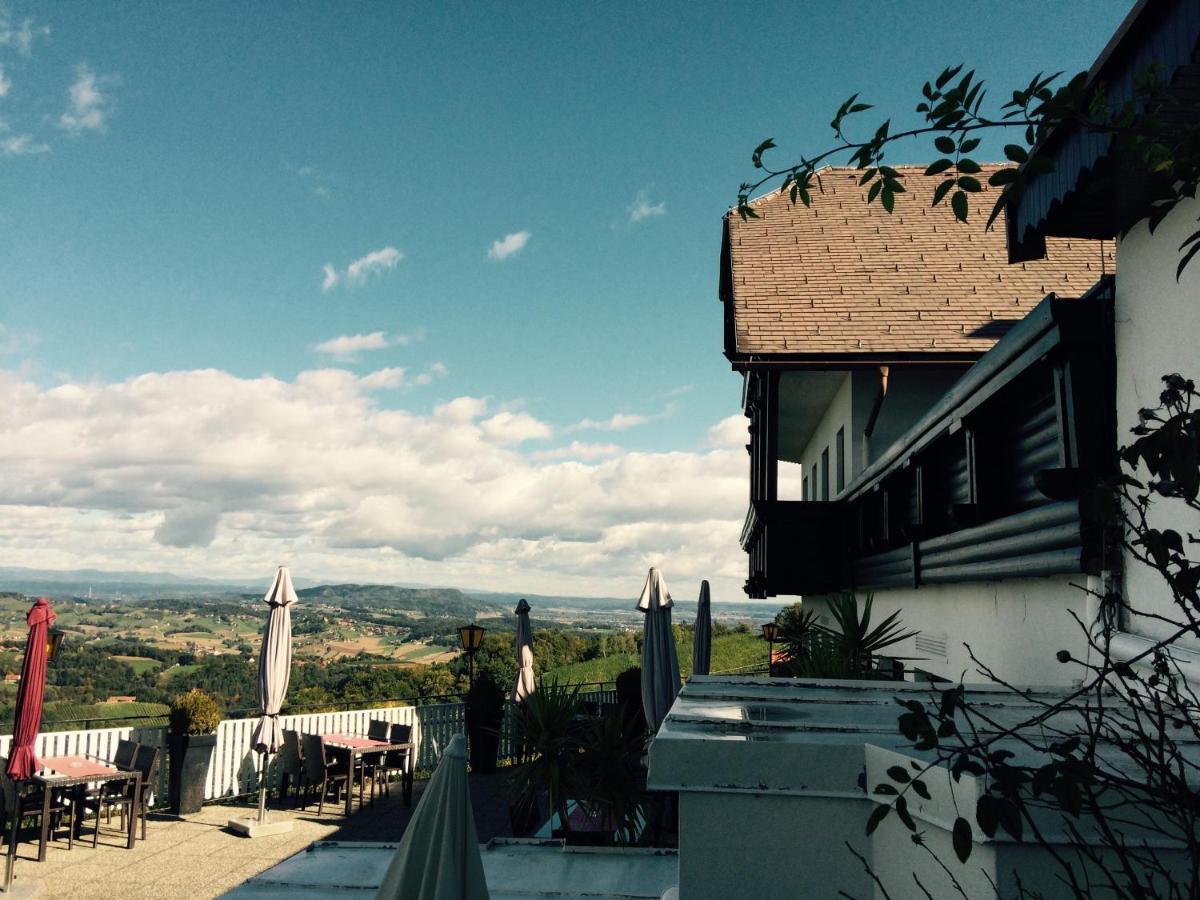 Gasthof Tischlerwirt Hotel Kitzeck im Sausal Bagian luar foto