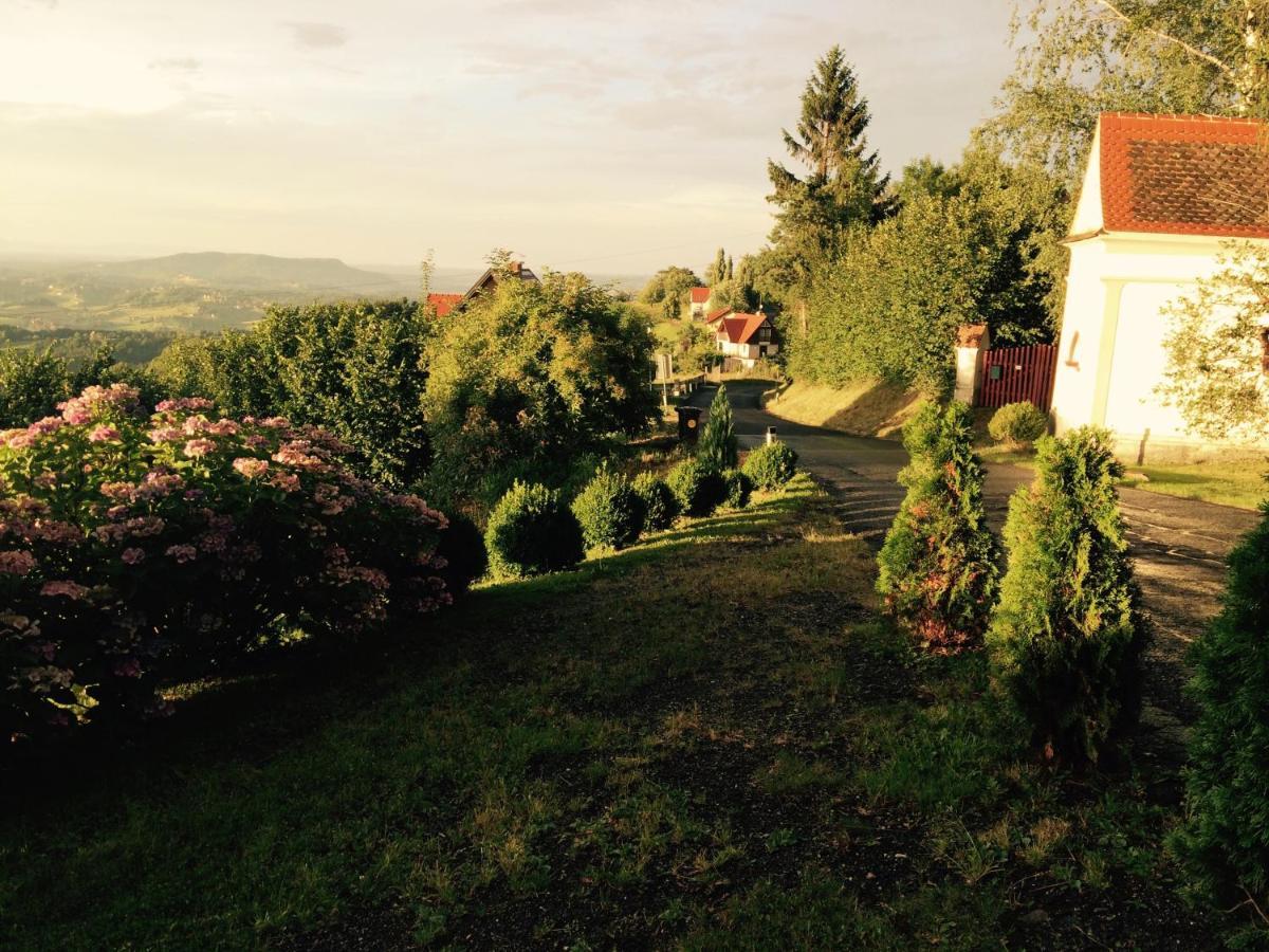 Gasthof Tischlerwirt Hotel Kitzeck im Sausal Bagian luar foto